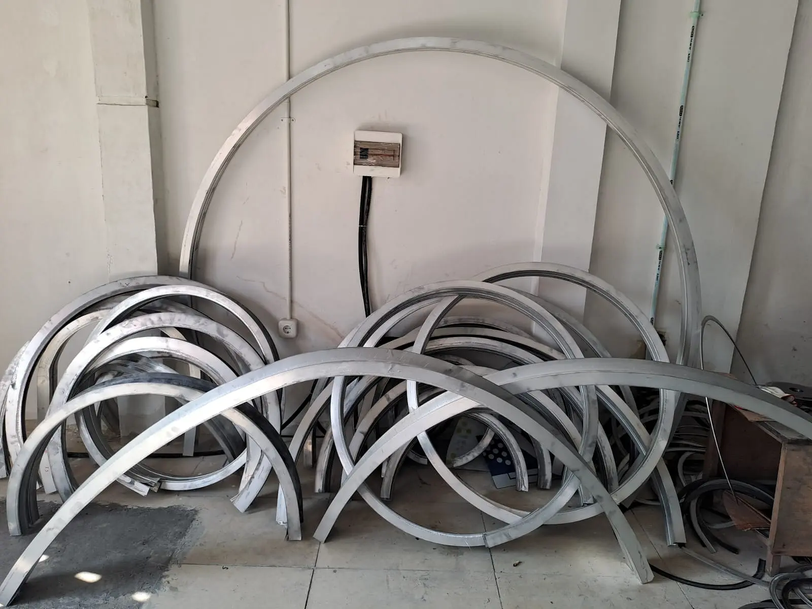 pabrik kusen bending